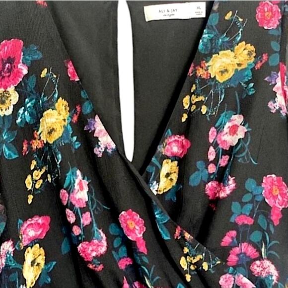 Ali & Jay Floral Angels Flight Pleated Surplice Dress X-Large - Picture 6 of 6